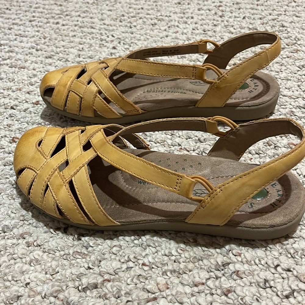 Earth Origins Berri Woven Casual Round Toe Slingback Sandals - Picture 4 of 7